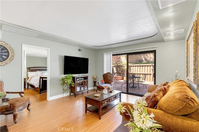 25231 Tanoak, Lake Forest, CA 92630