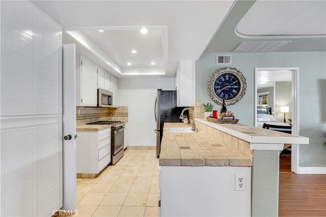 25231 Tanoak, Lake Forest, CA 92630