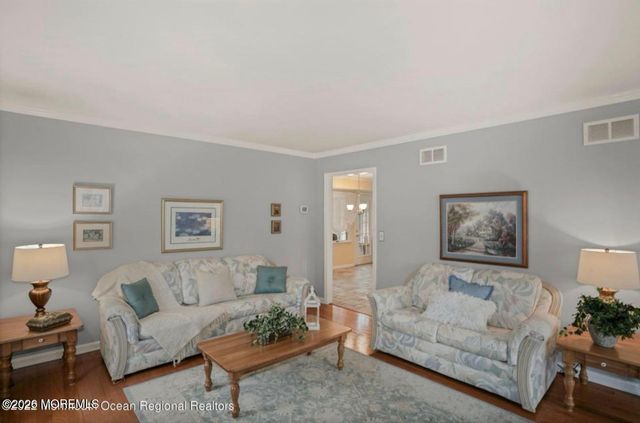5 Shepherds Way, Jackson, NJ 08527