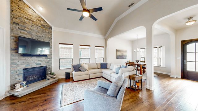 4708 Brookside Drive, Denton, TX 76226