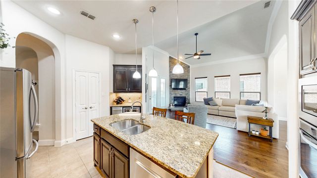 4708 Brookside Drive, Denton, TX 76226