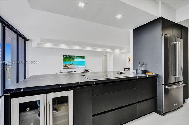 20281 E Country Club Dr 1503, Aventura, FL 33180