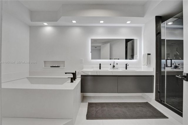 20281 E Country Club Dr 1503, Aventura, FL 33180