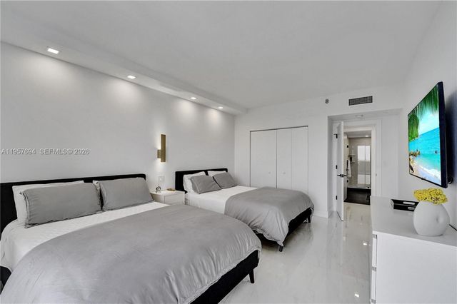 20281 E Country Club Dr 1503, Aventura, FL 33180