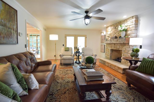 8931 Whispering Tree Lane, Evansville, IN 47711