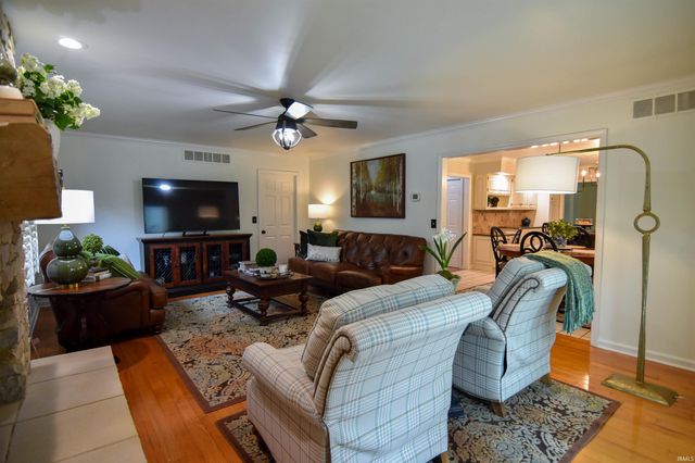 8931 Whispering Tree Lane, Evansville, IN 47711