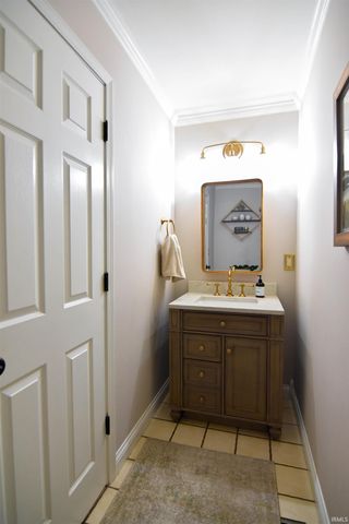 8931 Whispering Tree Lane, Evansville, IN 47711