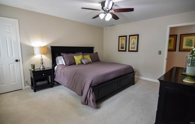 8931 Whispering Tree Lane, Evansville, IN 47711