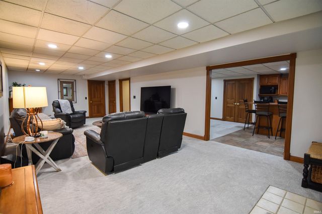 8931 Whispering Tree Lane, Evansville, IN 47711