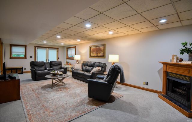 8931 Whispering Tree Lane, Evansville, IN 47711