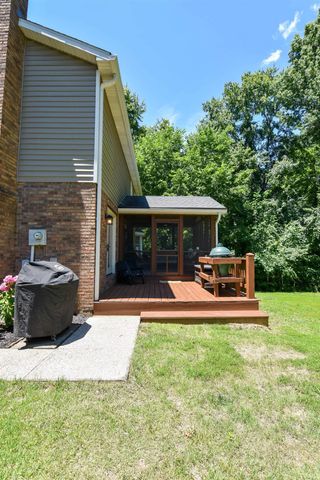 8931 Whispering Tree Lane, Evansville, IN 47711