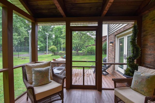 8931 Whispering Tree Lane, Evansville, IN 47711