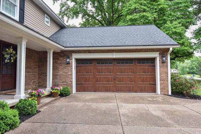 8931 Whispering Tree Lane, Evansville, IN 47711