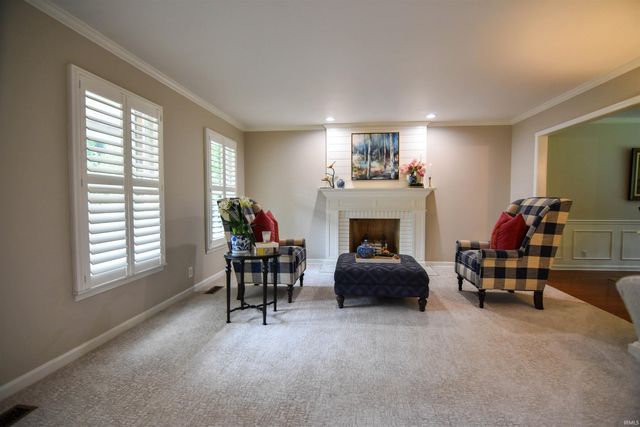 8931 Whispering Tree Lane, Evansville, IN 47711