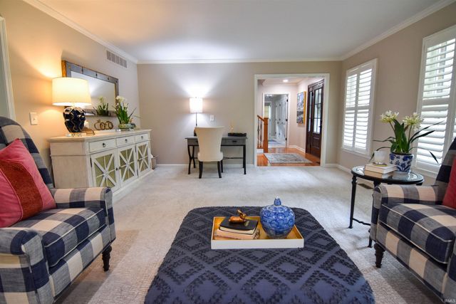 8931 Whispering Tree Lane, Evansville, IN 47711