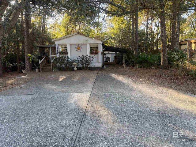 1575 Pensacola Drive, Lillian, AL 36549