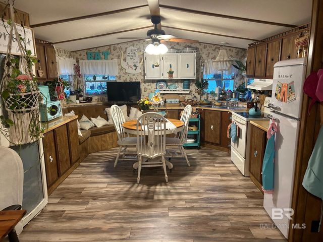 1575 Pensacola Drive, Lillian, AL 36549