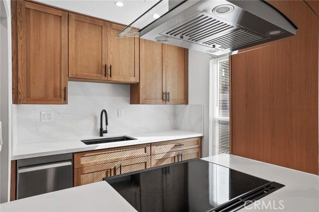 1030 W Macarthur 90, Santa Ana, CA 92707