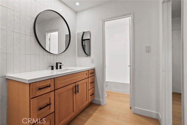 1030 W Macarthur 90, Santa Ana, CA 92707