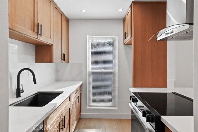 1030 W Macarthur 90, Santa Ana, CA 92707