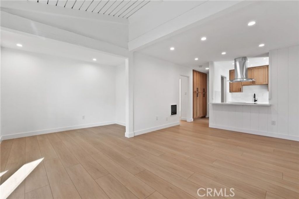 1030 W Macarthur 90, Santa Ana, CA 92707