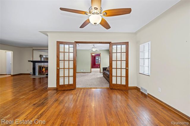 28615 Bloomfield Drive, Lathrup Village, MI 48076