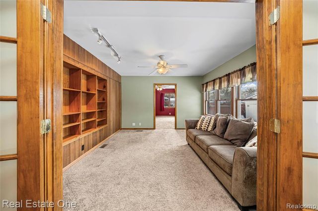 28615 Bloomfield Drive, Lathrup Village, MI 48076