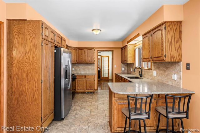 28615 Bloomfield Drive, Lathrup Village, MI 48076