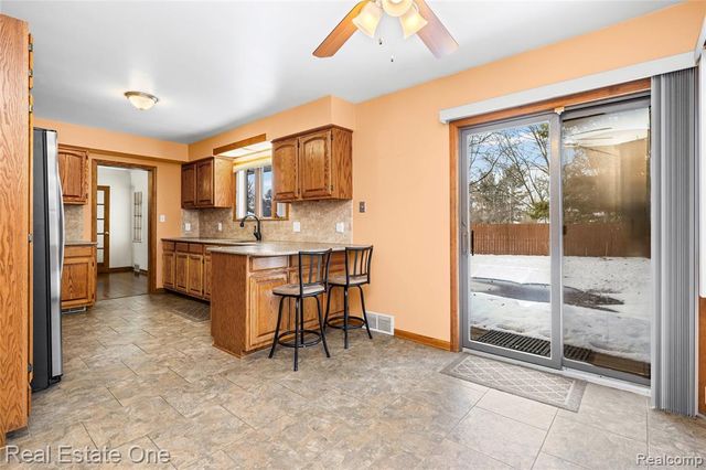 28615 Bloomfield Drive, Lathrup Village, MI 48076