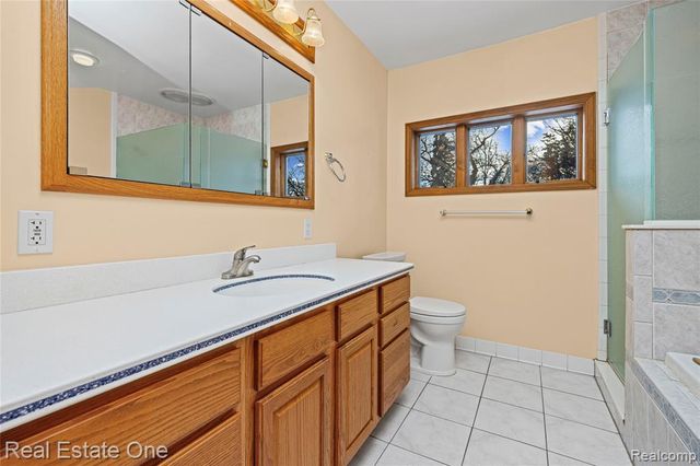 28615 Bloomfield Drive, Lathrup Village, MI 48076