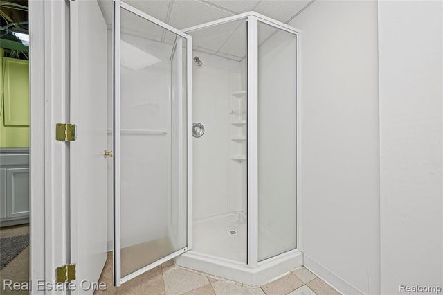 28615 Bloomfield Drive, Lathrup Village, MI 48076