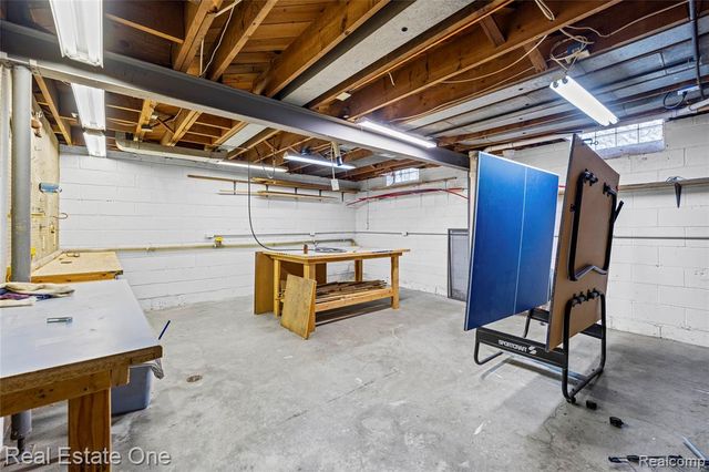 28615 Bloomfield Drive, Lathrup Village, MI 48076