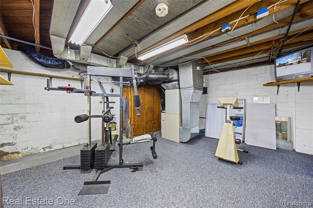 28615 Bloomfield Drive, Lathrup Village, MI 48076