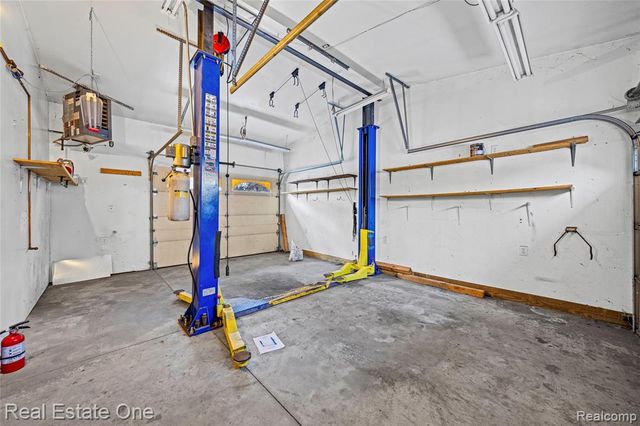 28615 Bloomfield Drive, Lathrup Village, MI 48076