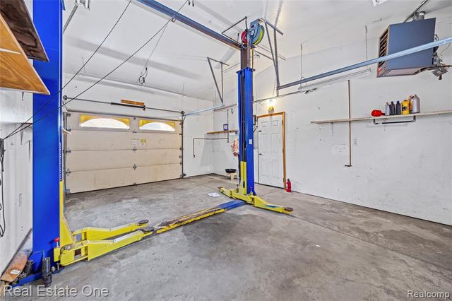 28615 Bloomfield Drive, Lathrup Village, MI 48076