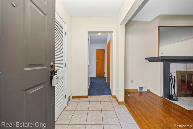 28615 Bloomfield Drive, Lathrup Village, MI 48076