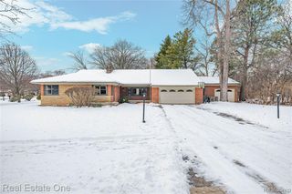 28615 Bloomfield Drive, Lathrup Village, MI 48076