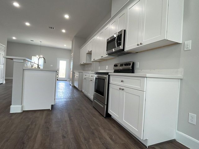 798 County Road 5702, Cleveland, TX 77327