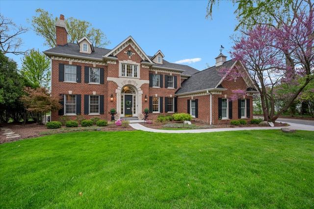 930 Woodland Drive, Glenview, IL 60025