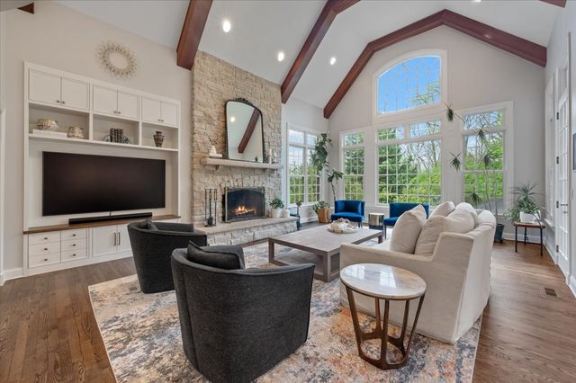 930 Woodland Drive, Glenview, IL 60025