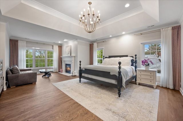 930 Woodland Drive, Glenview, IL 60025