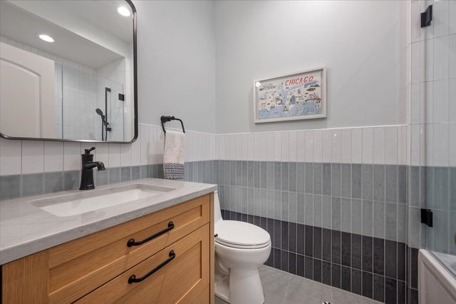 930 Woodland Drive, Glenview, IL 60025