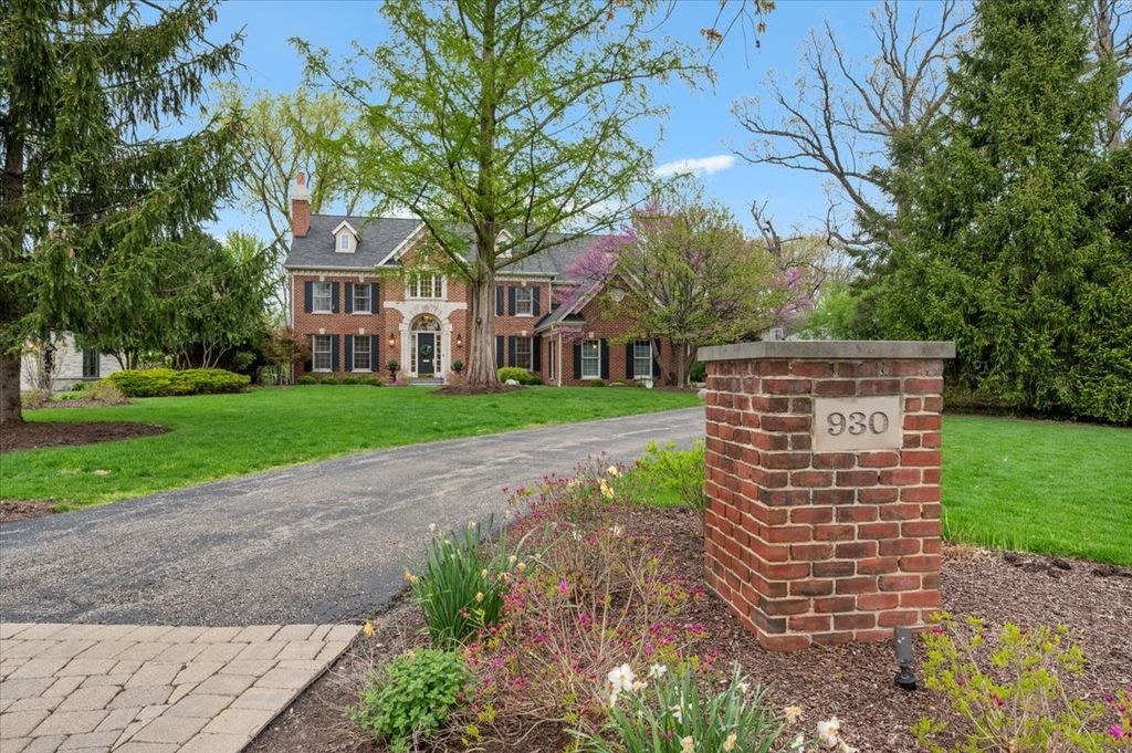 930 Woodland Drive, Glenview, IL 60025