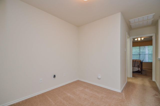 46 E Stedhill Loop, Conroe, TX 77384