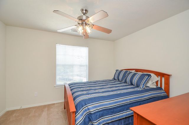 46 E Stedhill Loop, Conroe, TX 77384