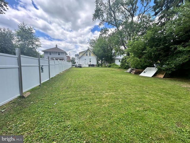 1525 ELMWOOD AVE, Folcroft, PA 19032