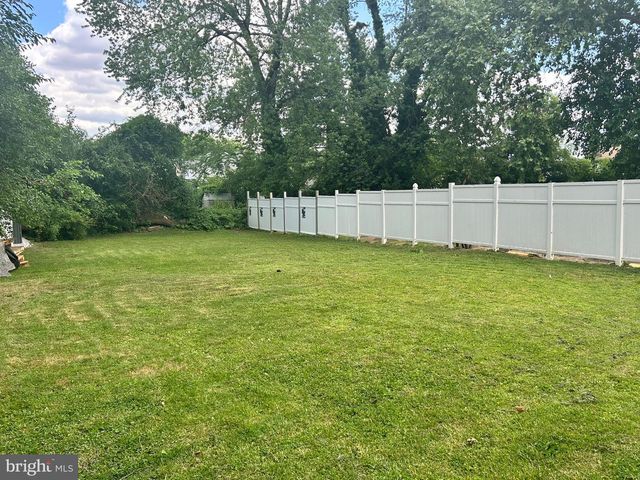 1525 ELMWOOD AVE, Folcroft, PA 19032