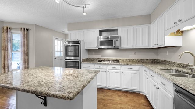 1105 WINROSE DR, Collierville, TN 38017