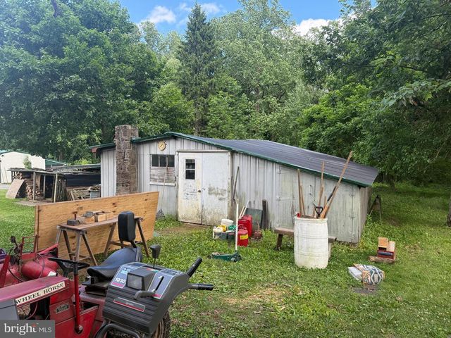 3521 PRICETOWN RD, Fleetwood, PA 19522