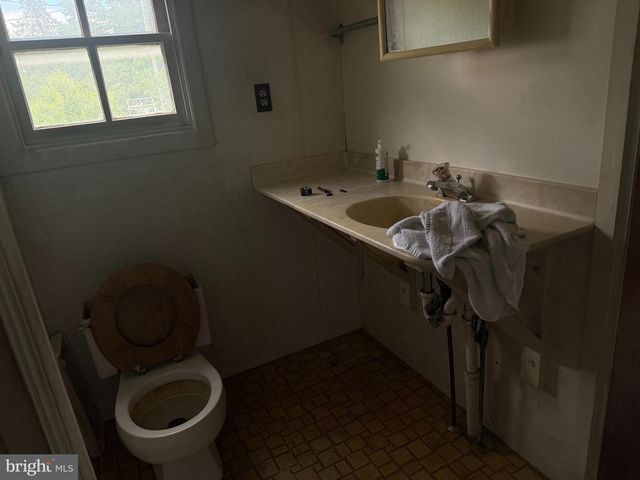 3521 PRICETOWN RD, Fleetwood, PA 19522